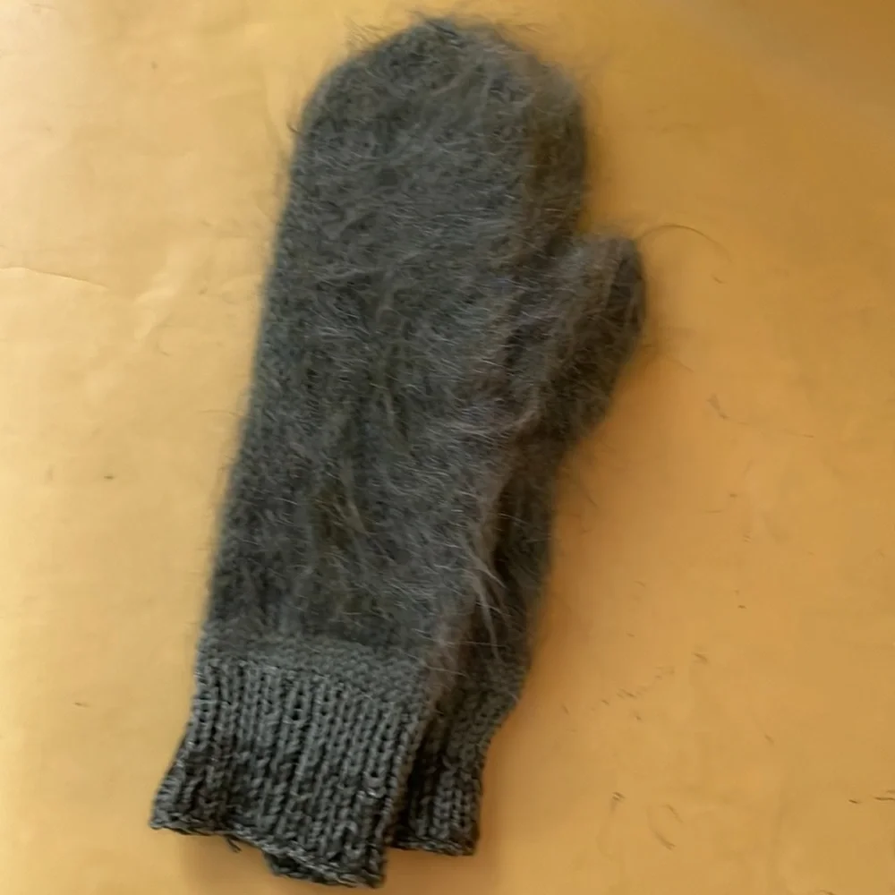 Light olive green hand knitted wool/mohair mittens